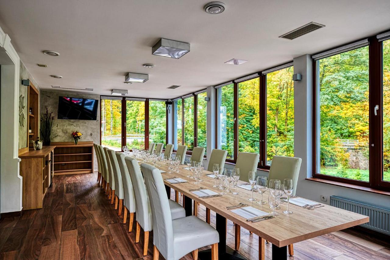 Penzion A Restaurace Bily Mlyn Liberec Exterior photo